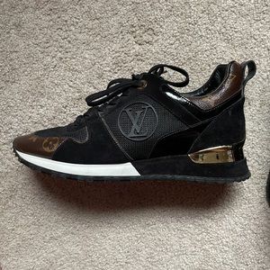 louis vuitton run away sneaker! Very clean.